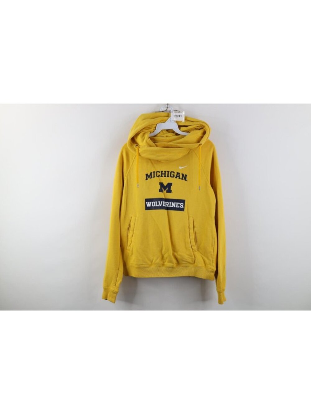 Nike Womens Medium Funnel Neck University of Michigan Hoodie Sweatshirt Maize